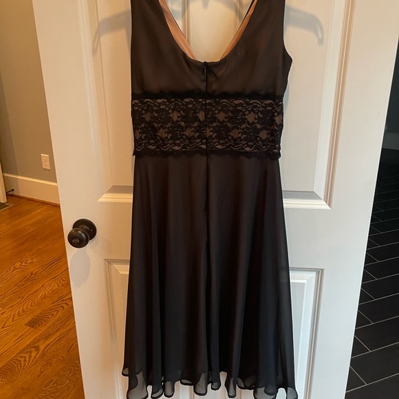 EUC size 6 black tea length formal dress - Picture 2 of 4